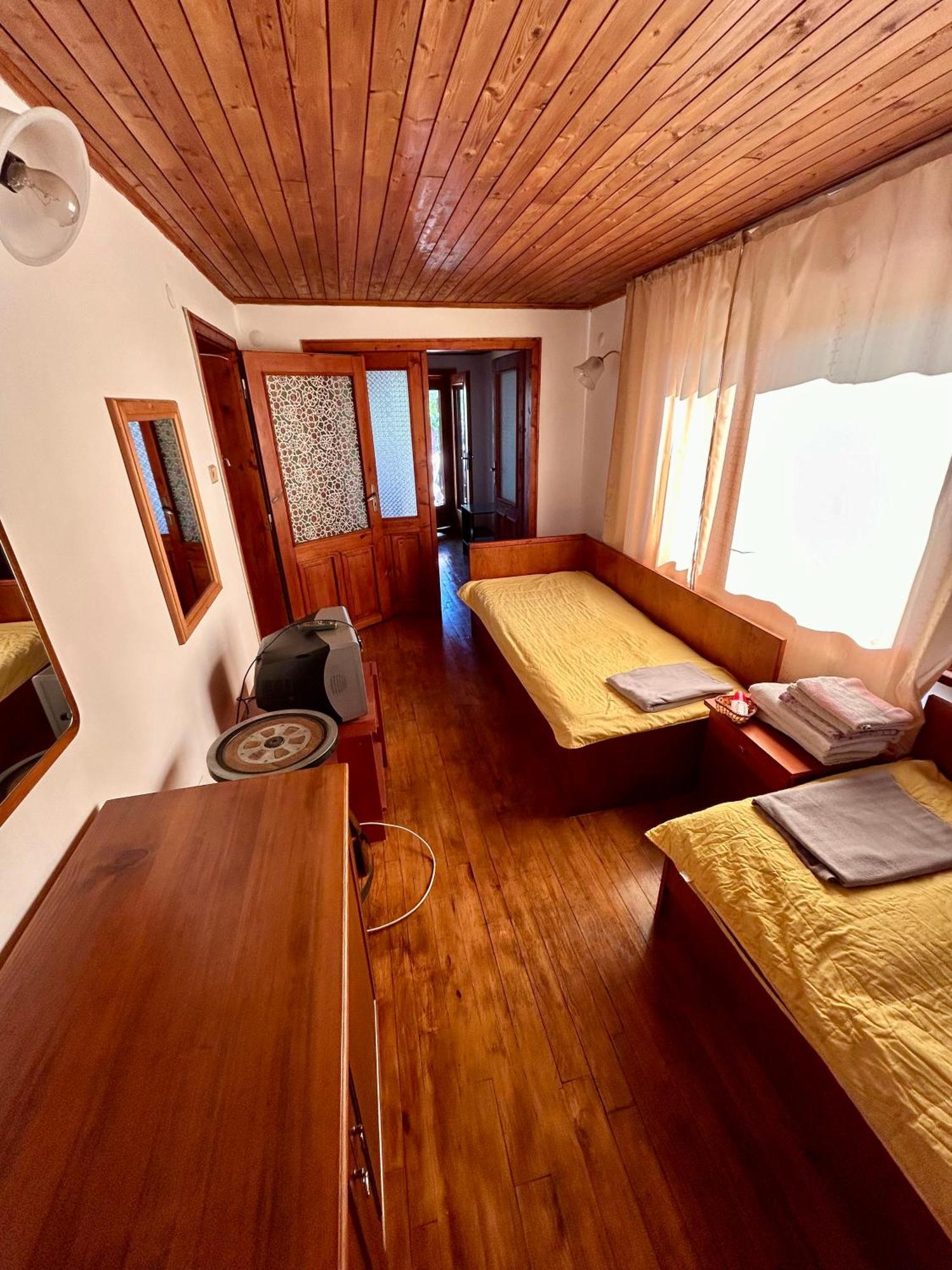 Luylyana Guesthouse Ribarica Εξωτερικό φωτογραφία